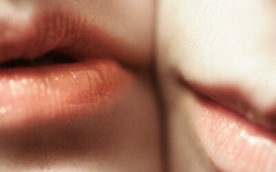 EFFETTO LIPSTICK: LA CRISI SI MISURA ATTRAVERSO IL ROSSETTO